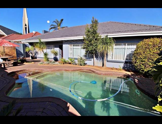 3 BEDROOM HOUSE FOR SALE IN CRESTON HILL